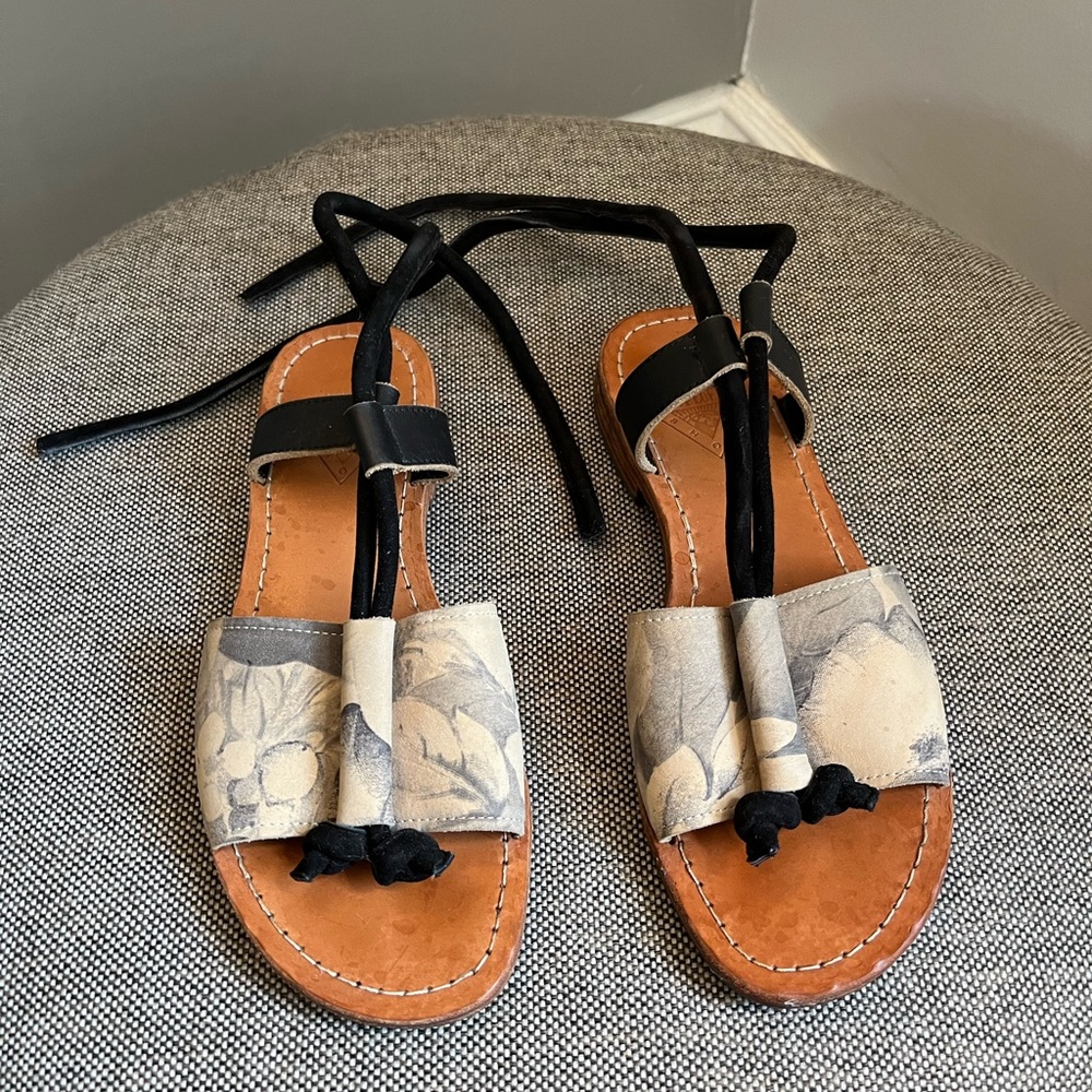 Limpopo grey floral tie-up sandals
